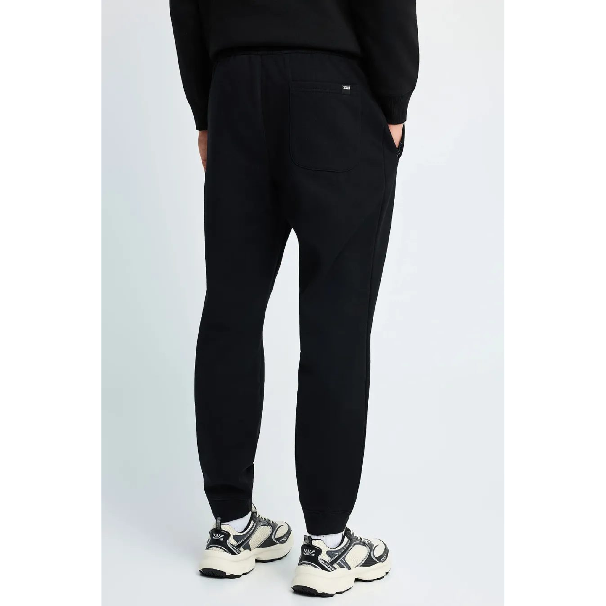 local_41599__color_black