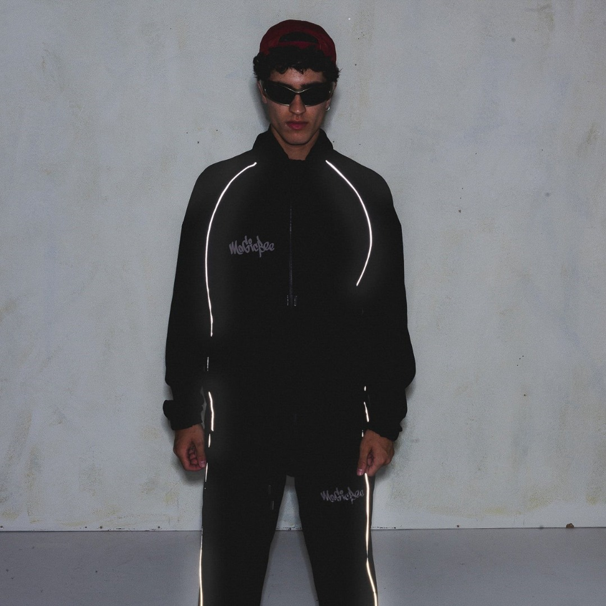 local_21677__color_black