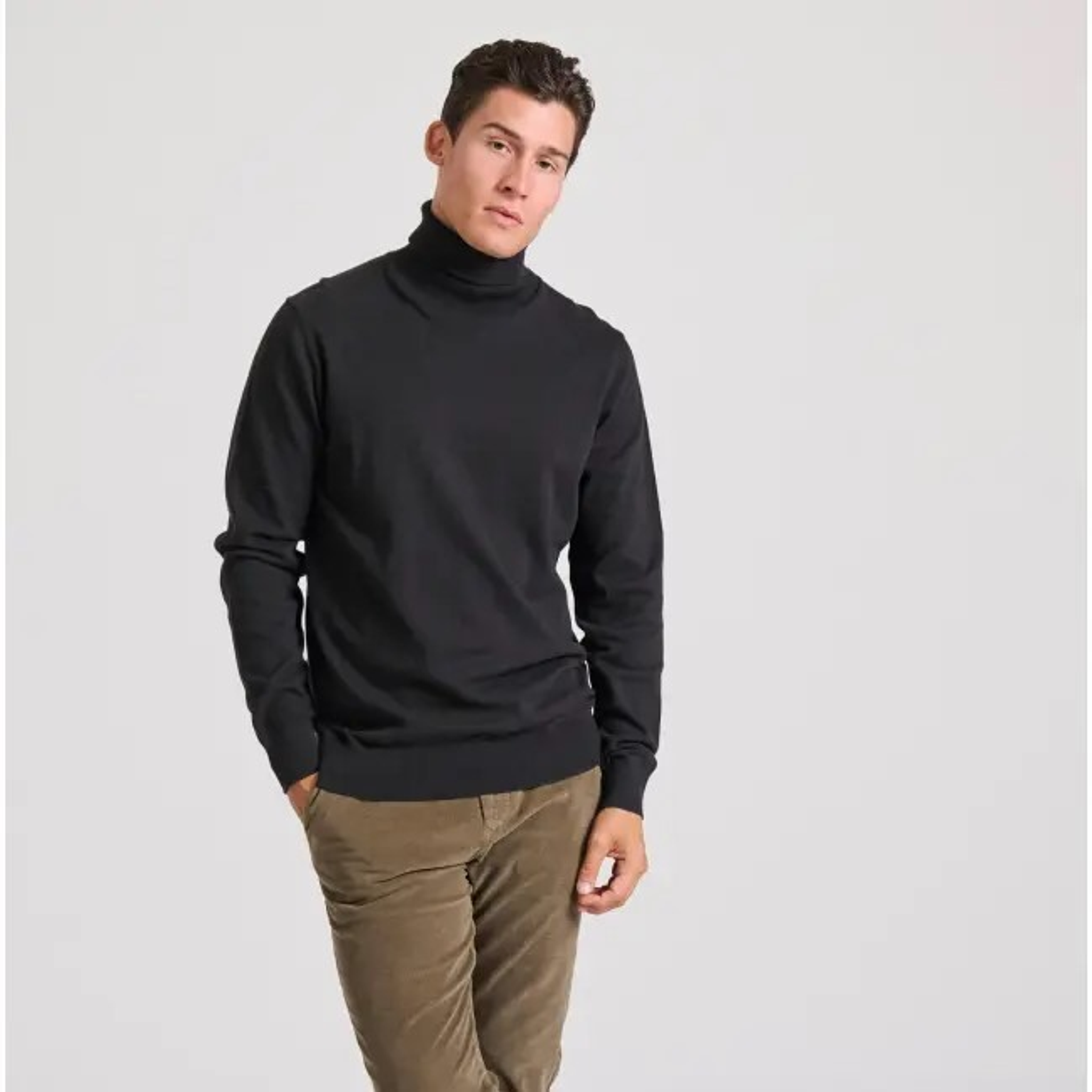 local_21590__color_black
